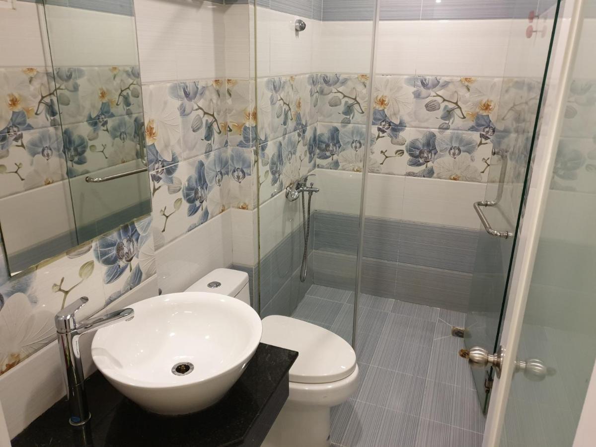 Lily 2 Hotel