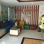 Lily 2 Hotel